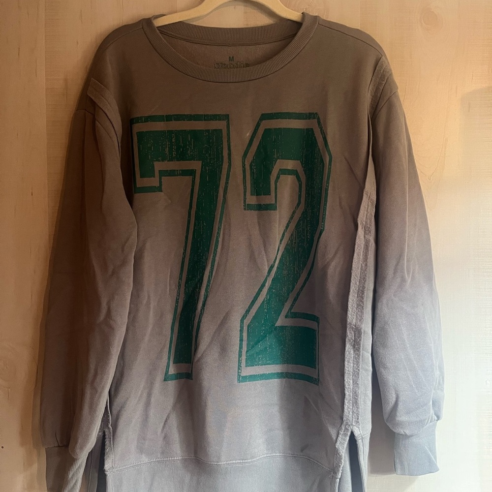 Stylish Gray and Green Women's Crew Neck Sweater